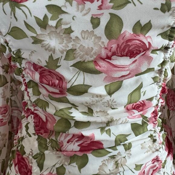 Mable Romantic Floral Ruched Mini Dress Size Small - Picture 4 of 4